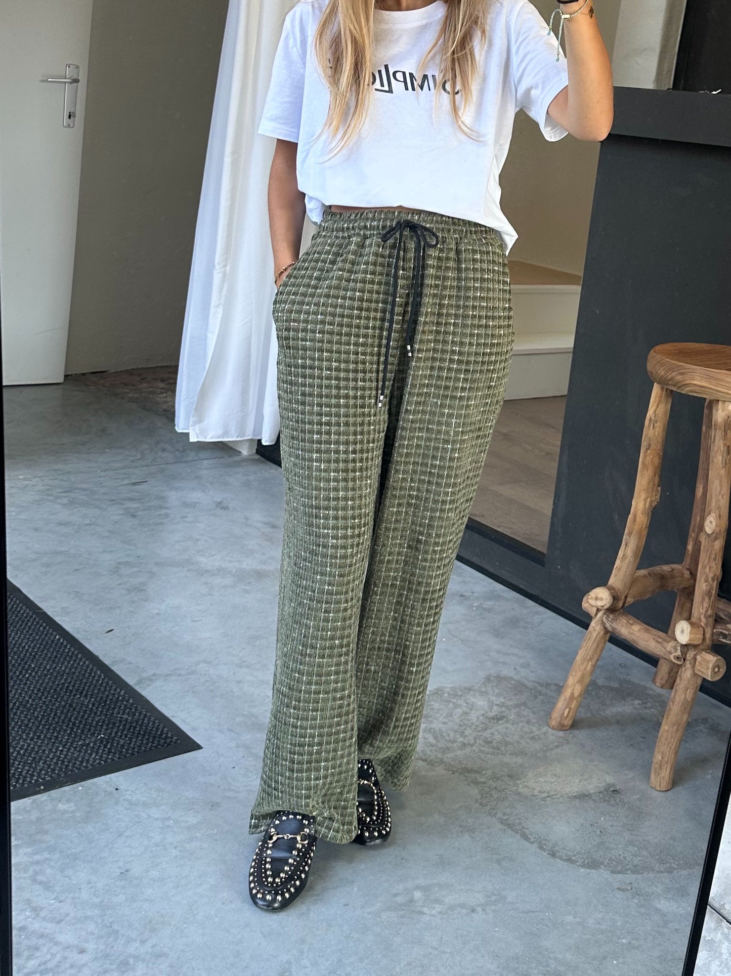 Kaki pants