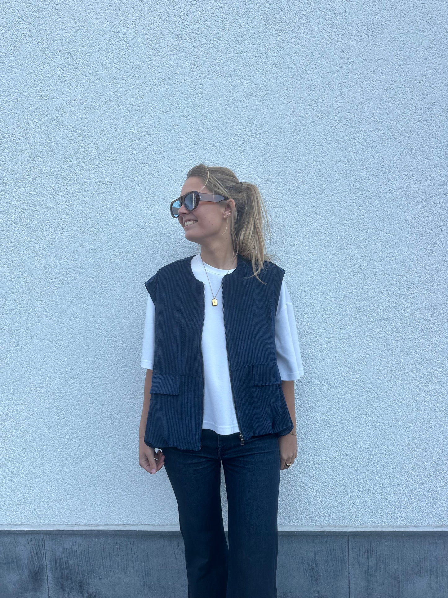 Velvet sleeveless jacket - Dark blue