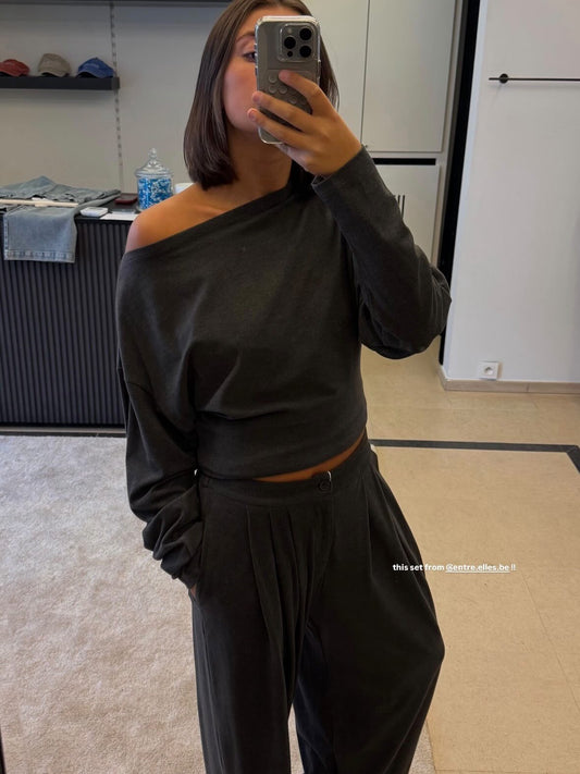 Off shoulder - grey