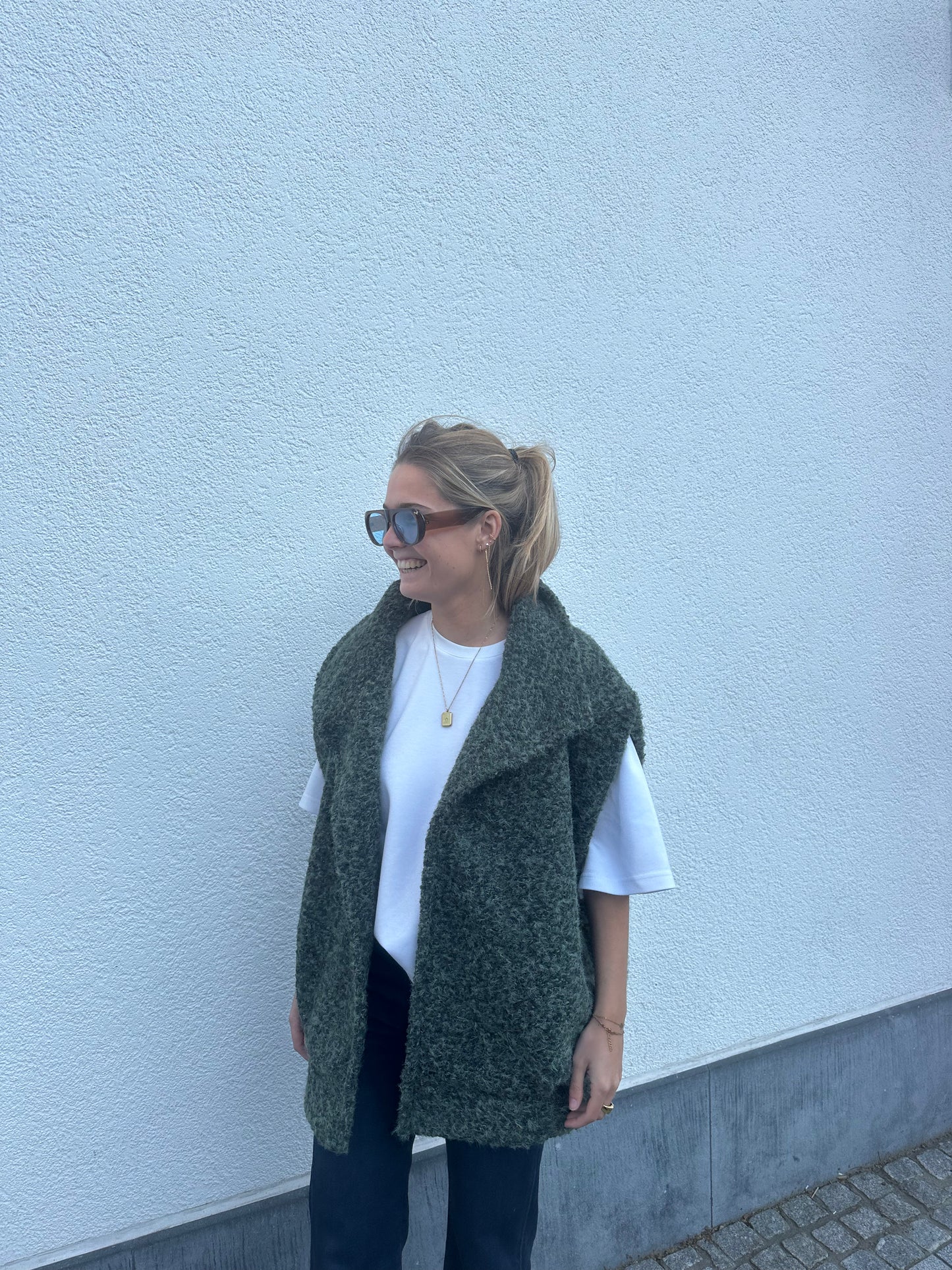 Open sleeveless jacket - Kaki