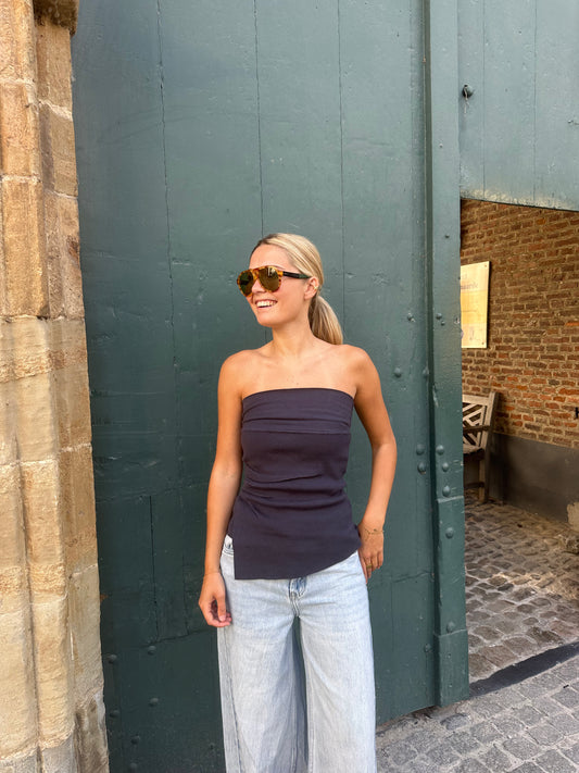 Sleeveless strapless top