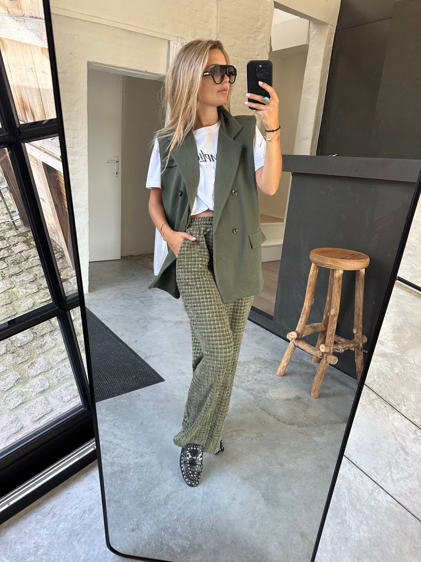 Sleeveless blazer kaki