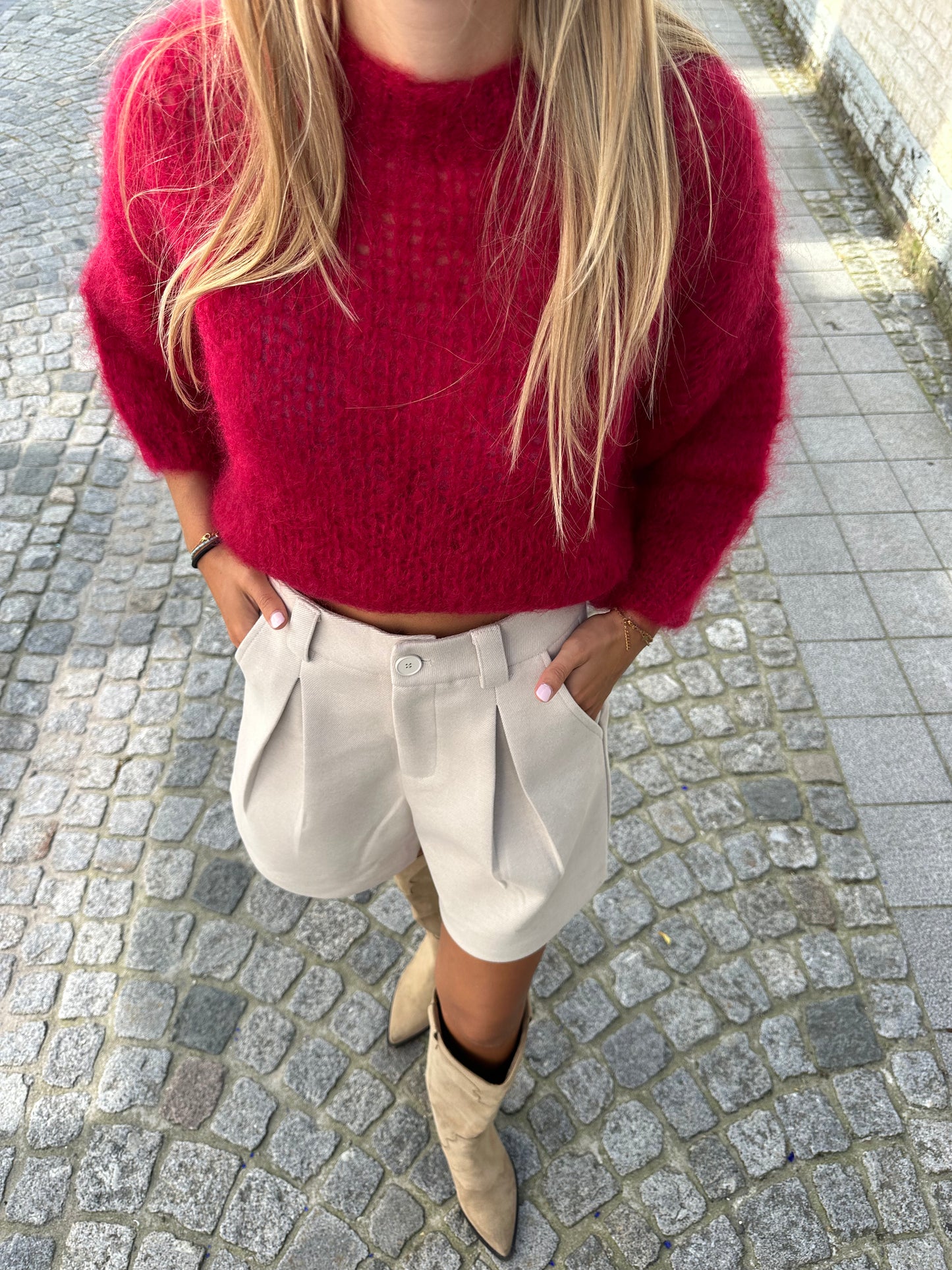 Beige short