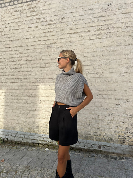 Sleeveless pull